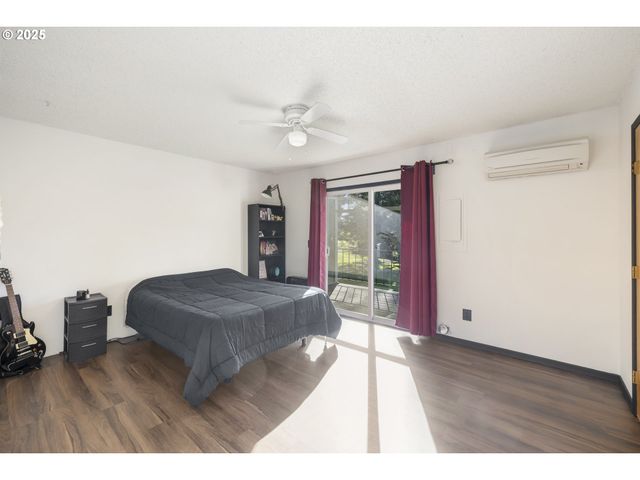 1418 Ne HOGAN Dr, Gresham, OR 97030