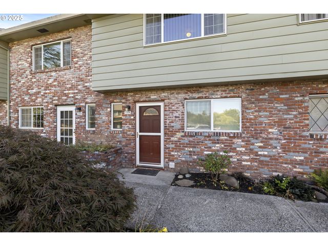 1418 Ne HOGAN Dr, Gresham, OR 97030