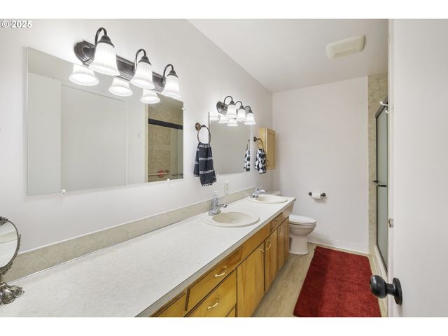 1418 Ne HOGAN Dr, Gresham, OR 97030