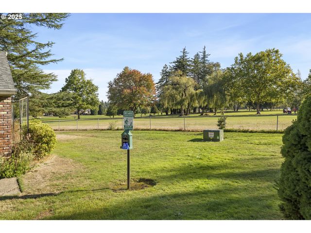 1418 Ne HOGAN Dr, Gresham, OR 97030