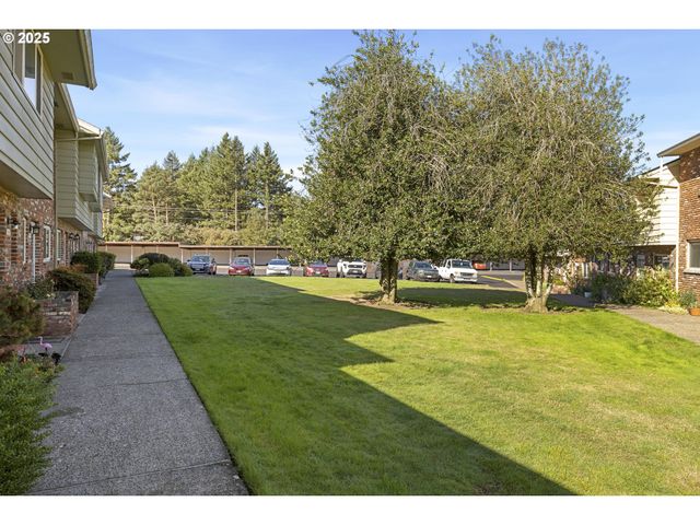 1418 Ne HOGAN Dr, Gresham, OR 97030