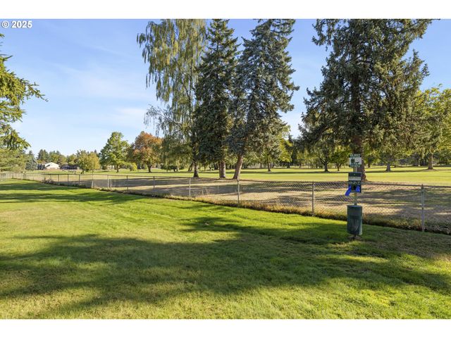 1418 Ne HOGAN Dr, Gresham, OR 97030