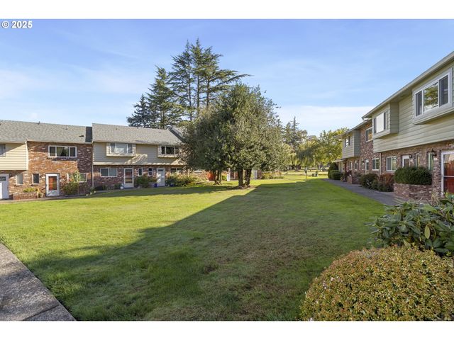 1418 Ne HOGAN Dr, Gresham, OR 97030