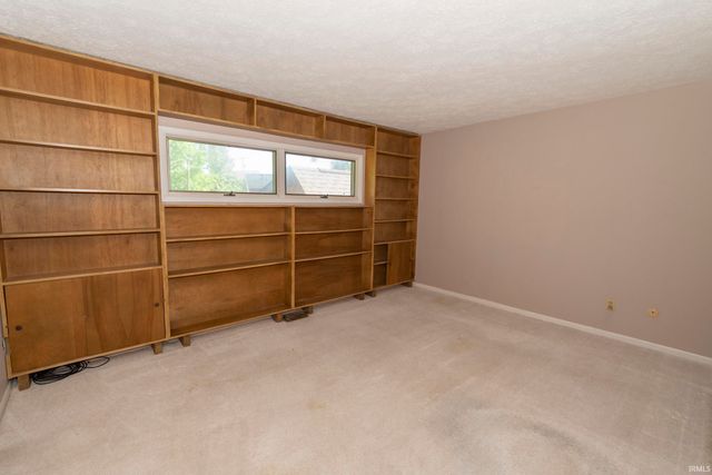 2711 Northside unit C Boulevard C, South Bend, IN 46615
