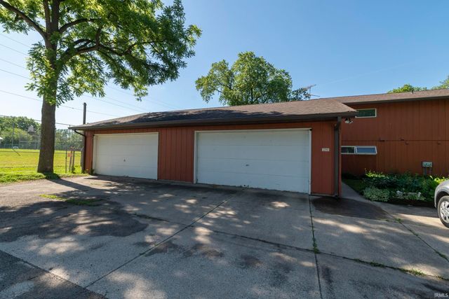 2711 Northside unit C Boulevard C, South Bend, IN 46615