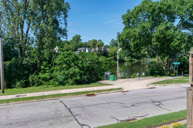2711 Northside unit C Boulevard C, South Bend, IN 46615
