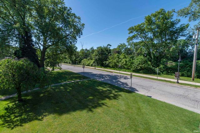 2711 Northside unit C Boulevard C, South Bend, IN 46615