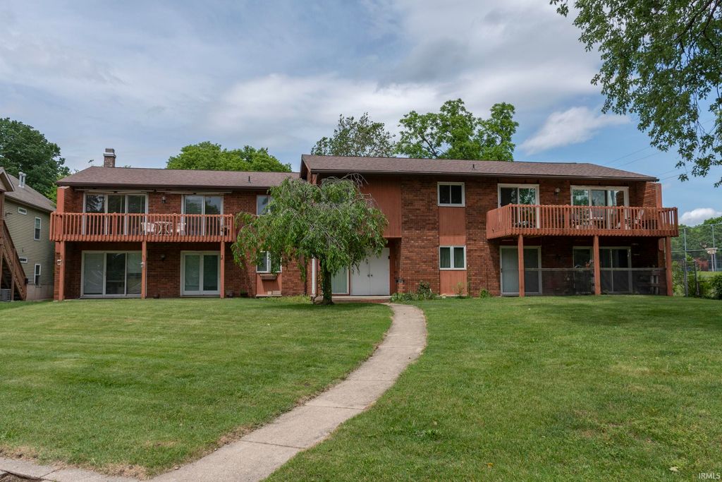 2711 Northside unit C Boulevard C, South Bend, IN 46615