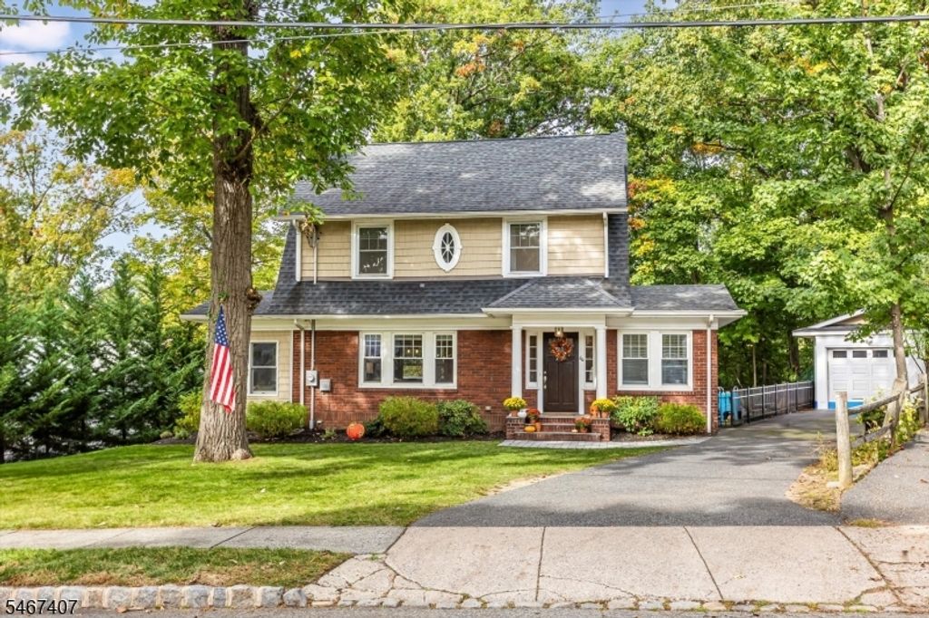 64 Chestnut Rd, Verona Twp., NJ 07044 — photo 2