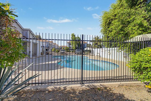 8888 N 47th Avenue 123, Glendale, AZ 85302