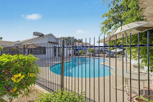 8888 N 47th Avenue 123, Glendale, AZ 85302