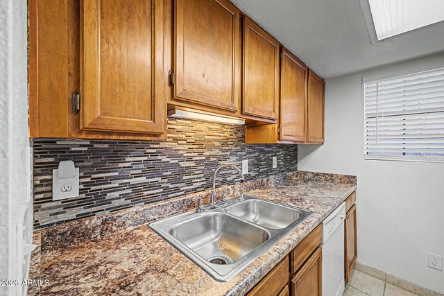 8888 N 47th Avenue 123, Glendale, AZ 85302