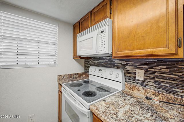 8888 N 47th Avenue 123, Glendale, AZ 85302