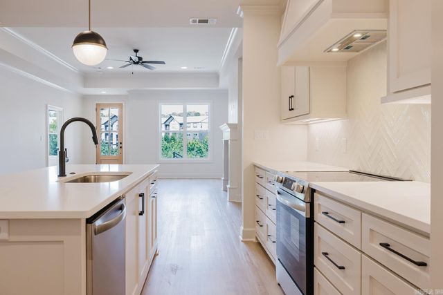 203 Edgewood Circle, Little Rock, AR 72223