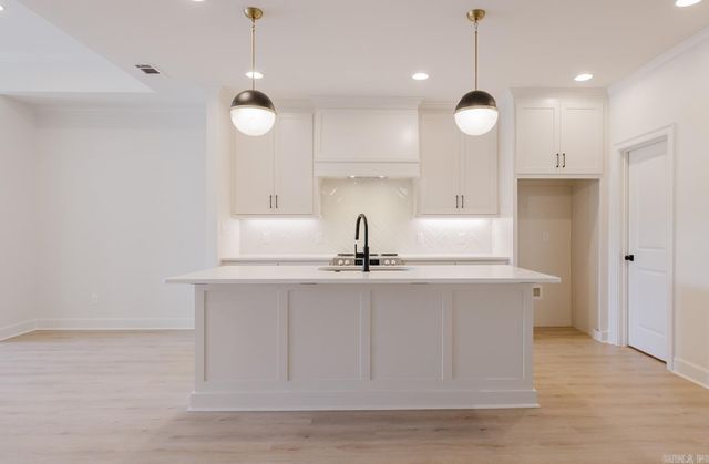 203 Edgewood Circle, Little Rock, AR 72223