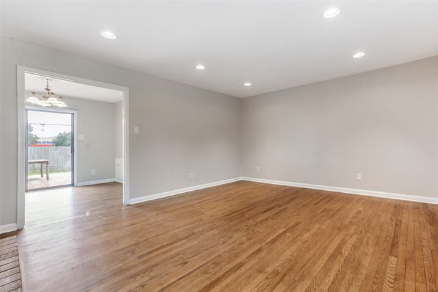 534 Summit Drive, Richardson, TX 75081