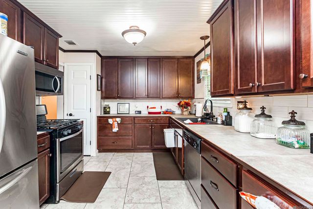 9711 Foster Rd, Baton Rouge, LA 70811