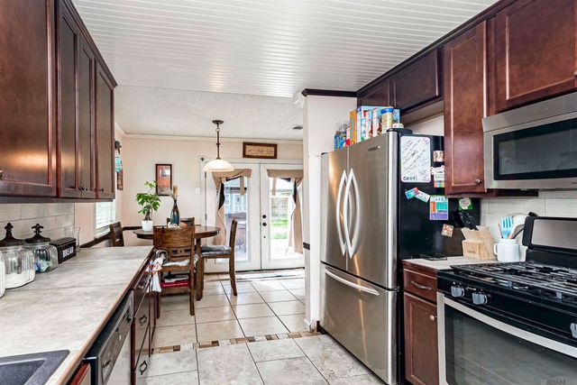 9711 Foster Rd, Baton Rouge, LA 70811