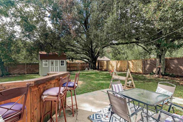 9711 Foster Rd, Baton Rouge, LA 70811