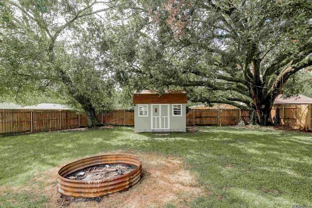 9711 Foster Rd, Baton Rouge, LA 70811