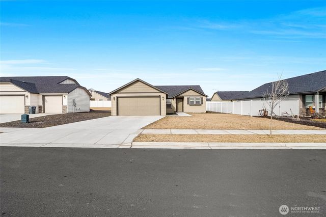 4226 W Wood Court, Moses Lake, WA 98837