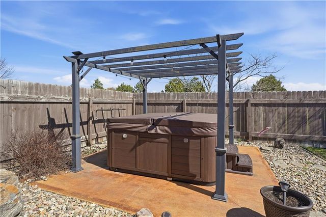 17685 Edgerton Road, Edgerton, KS 66021