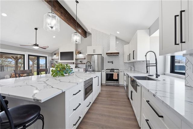 17685 Edgerton Road, Edgerton, KS 66021