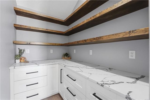 17685 Edgerton Road, Edgerton, KS 66021
