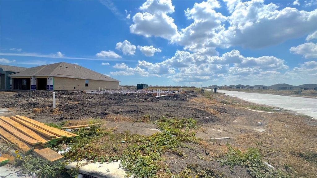 1465 Rhaegal St, Corpus Christi, TX 78415 — exterior