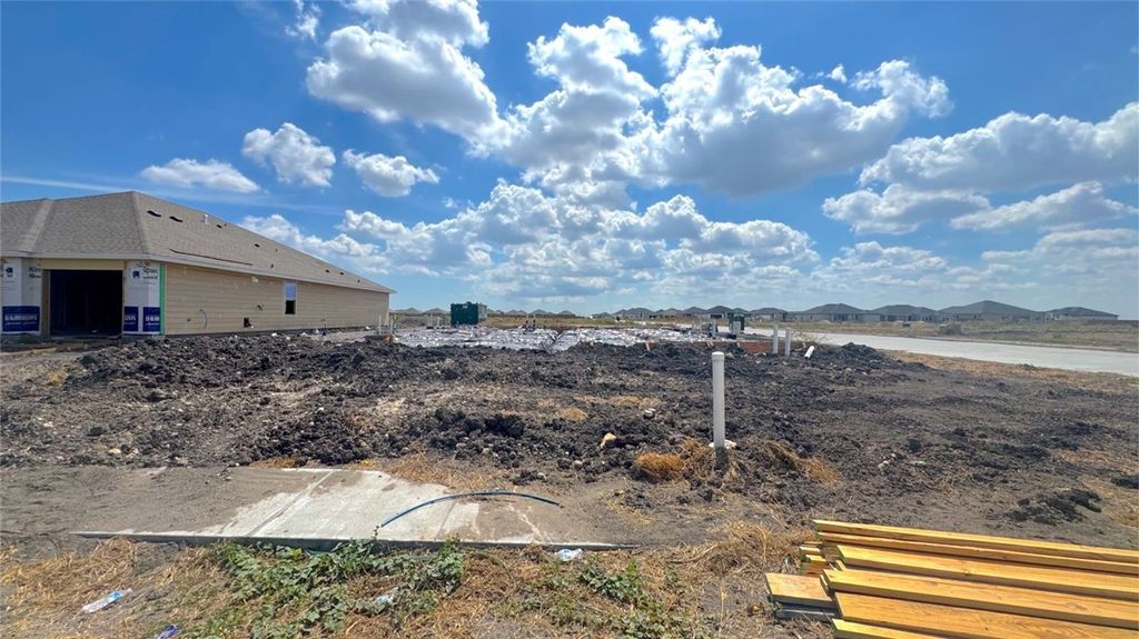 1465 Rhaegal St, Corpus Christi, TX 78415 — photo 2