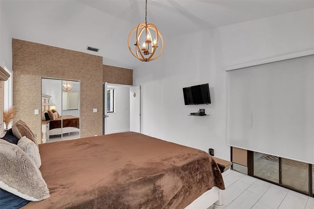 10511 NW 10th Street D-132, Plantation, FL 33322