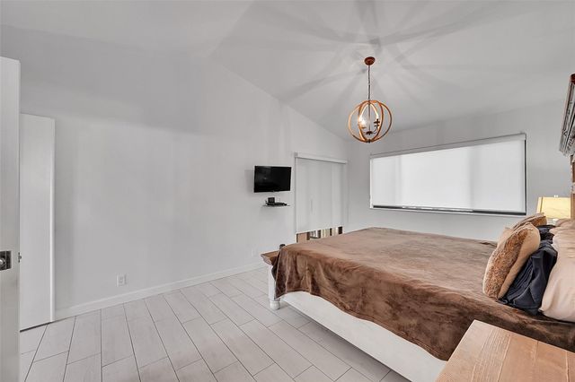 10511 NW 10th Street D-132, Plantation, FL 33322