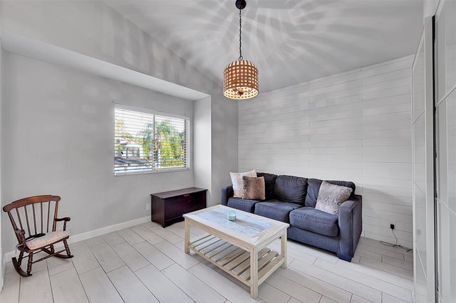 10511 NW 10th Street D-132, Plantation, FL 33322