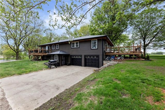 32240 N Rockville Road, Louisburg, KS 66053