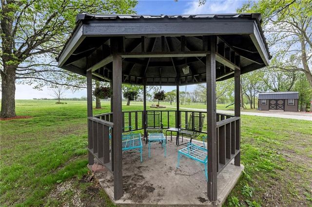 32240 N Rockville Road, Louisburg, KS 66053