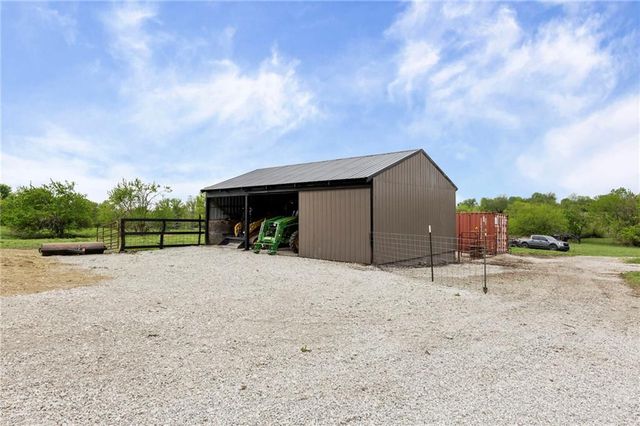 32240 N Rockville Road, Louisburg, KS 66053