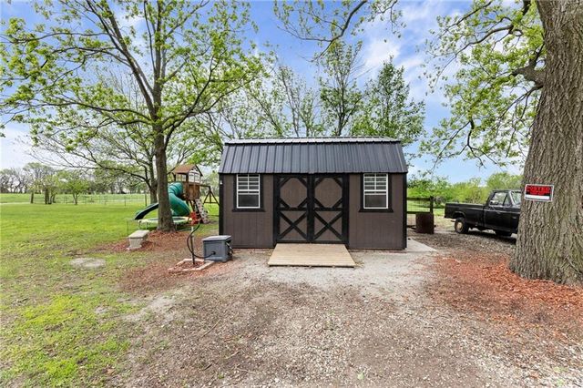 32240 N Rockville Road, Louisburg, KS 66053