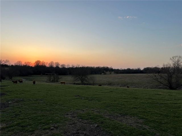 32240 N Rockville Road, Louisburg, KS 66053