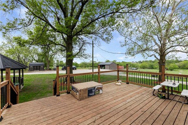 32240 N Rockville Road, Louisburg, KS 66053