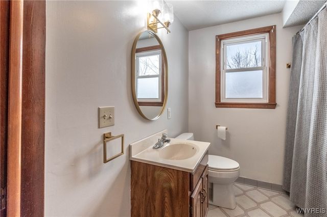 194 Boncroft Drive Upper, West Seneca, NY 14224