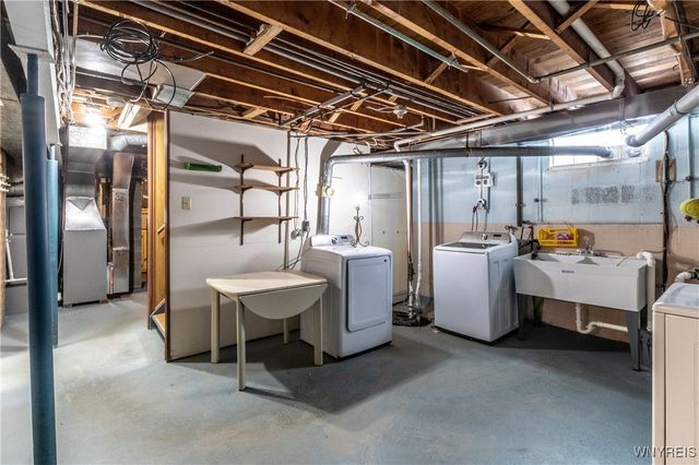 194 Boncroft Drive Upper, West Seneca, NY 14224