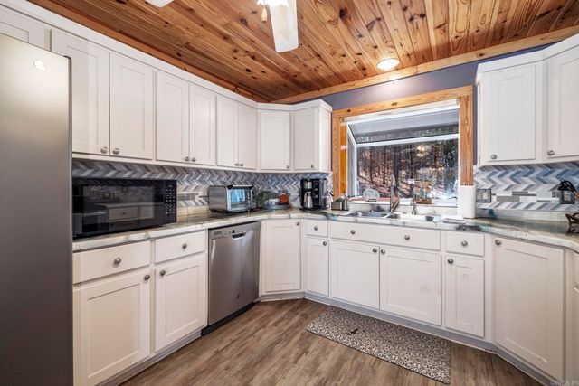 23 Fineza Way, Hot Springs Village, AR 71909