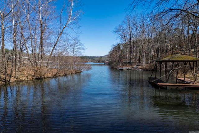 23 Fineza Way, Hot Springs Village, AR 71909