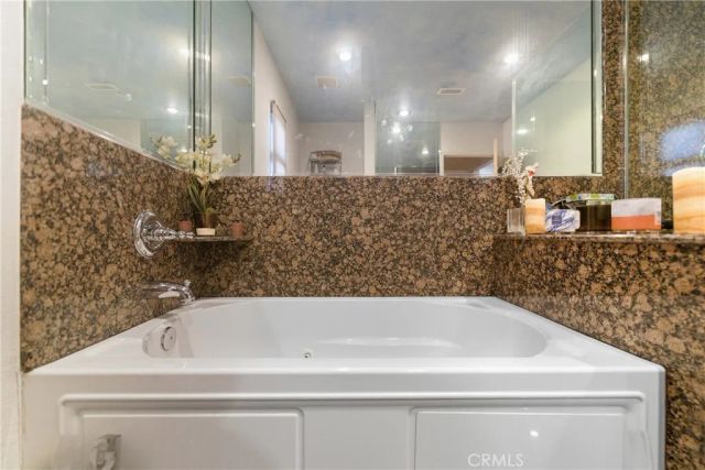 9716 S Van Ness, Los Angeles, CA 90047