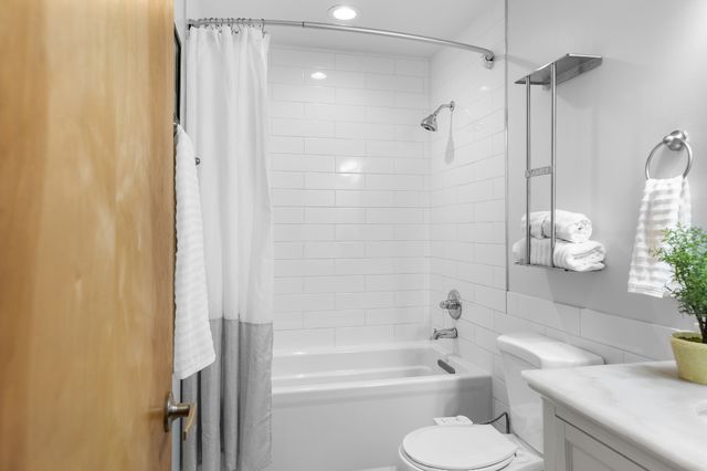 704 Taylor St Apt 301, Nashville, TN 37208