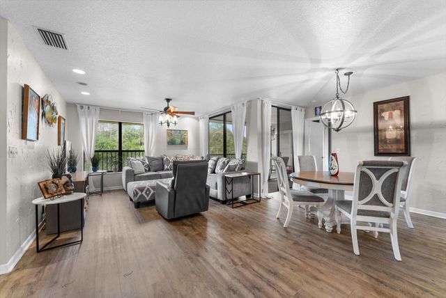 2684 N Carambola Circle 1768, Pompano Beach, FL 33066