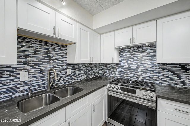 7141 N 16TH Street 10, Phoenix, AZ 85020