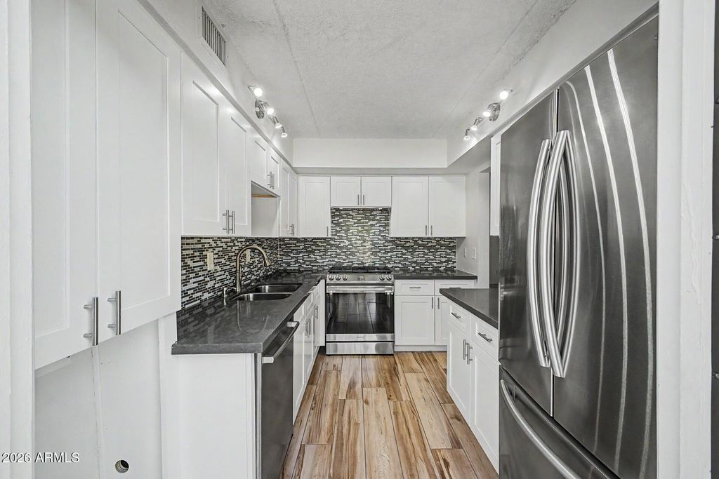 7141 N 16TH Street 10, Phoenix, AZ 85020 — photo 5