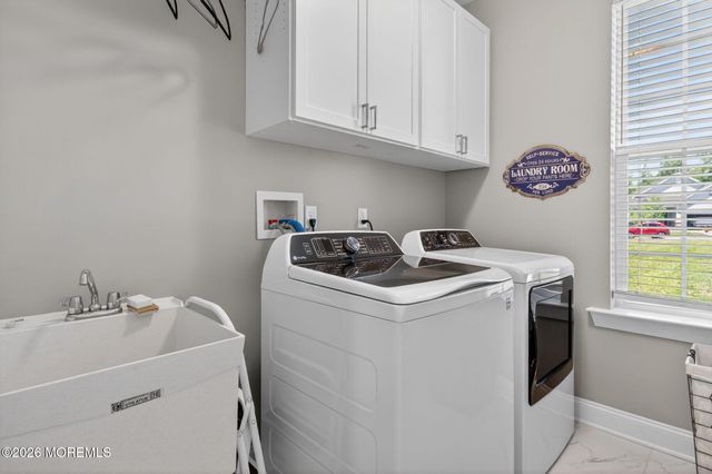 33 Samuel Drive, Barnegat, NJ 08005