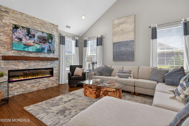 33 Samuel Drive, Barnegat, NJ 08005